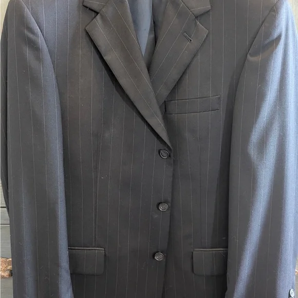 Joseph A. Bank Men’s navy blue pin stripe 3 button suit